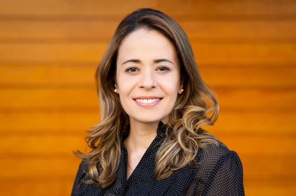 Neuroscientist Camila Marques de Freria portrait